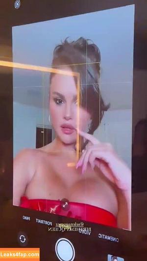 Selena Gomez photo #1368