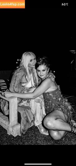 Selena Gomez photo #1370