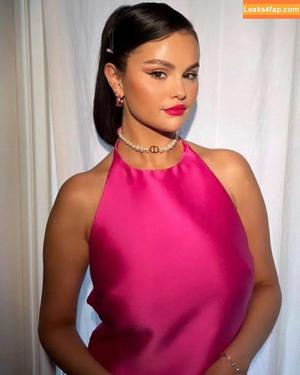 Selena Gomez photo #1376