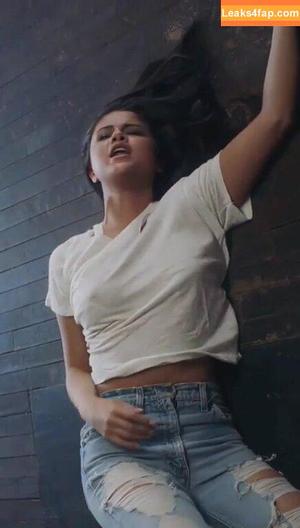 Selena Gomez photo #1396