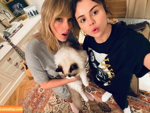 Selena Gomez photo #1401