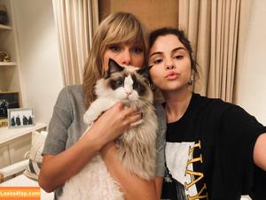 Selena Gomez photo #1403