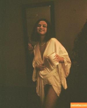 Selena Gomez photo #1407