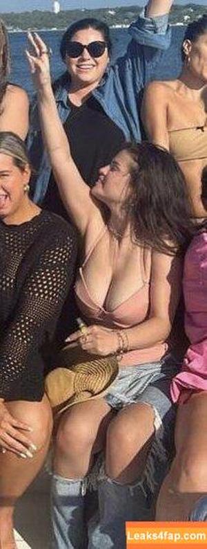 Selena Gomez photo #1476
