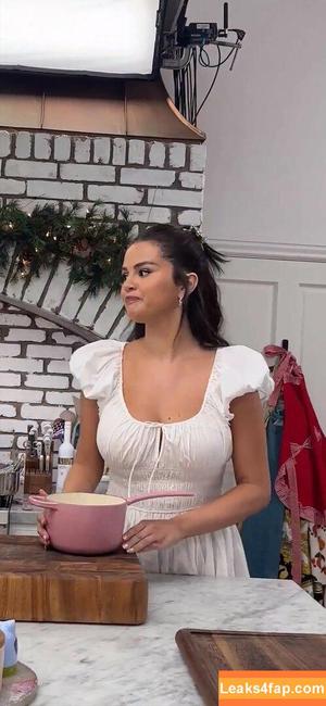 Selena Gomez photo #1561