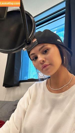 Selena Gomez photo #1596