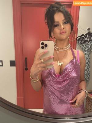 Selena Gomez photo #1602