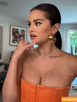 Selena Gomez photo #1614