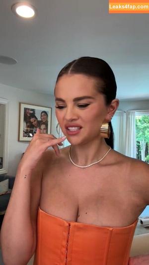 Selena Gomez photo #1621