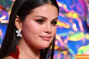 Selena Gomez photo #1715