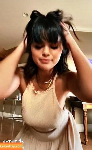 Selena Gomez photo #1745
