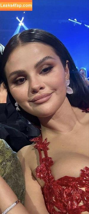 Selena Gomez photo #1824