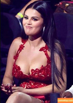 Selena Gomez photo #1835