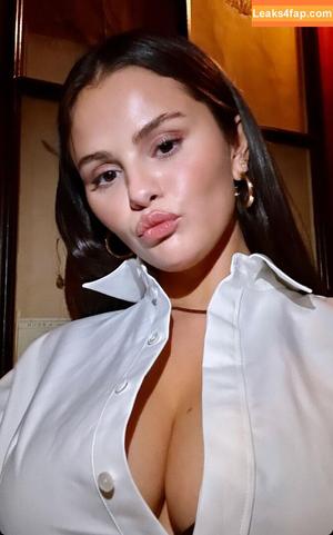 Selena Gomez photo #1939