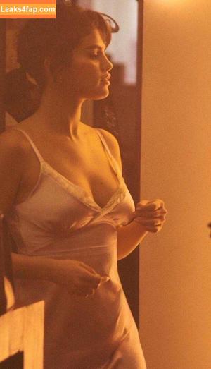 Selena Gomez photo #1940