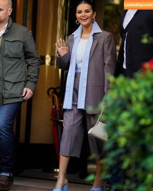 Selena Gomez photo #1961