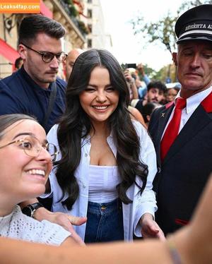 Selena Gomez photo #1982