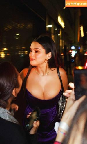 Selena Gomez photo #1984