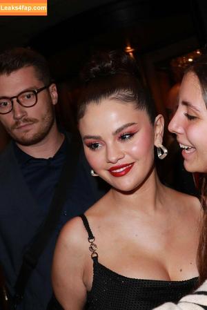 Selena Gomez photo #2029