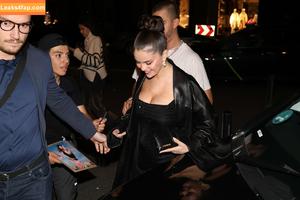 Selena Gomez photo #2033