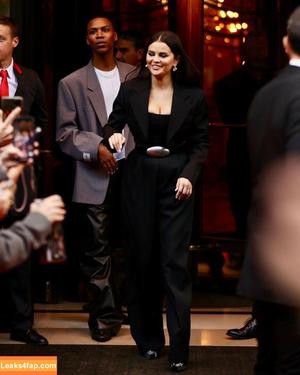 Selena Gomez photo #2061