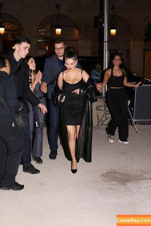 Selena Gomez photo #2101
