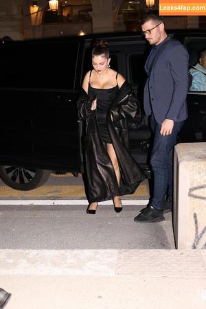 Selena Gomez photo #2103