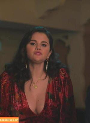 Selena Gomez photo #2106