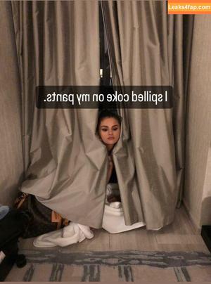 Selena Gomez photo #2130