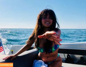 Selena Gomez photo #2156