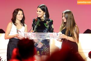 Selena Gomez photo #2176
