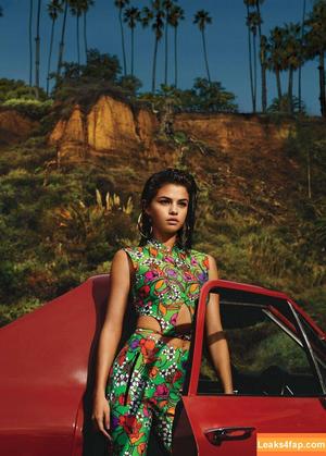 Selena Gomez photo #2250