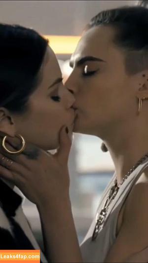 Selena Gomez photo #2282