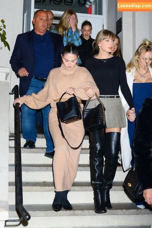 Selena Gomez photo #2310