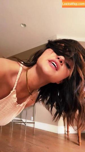 Selena Gomez photo #2376