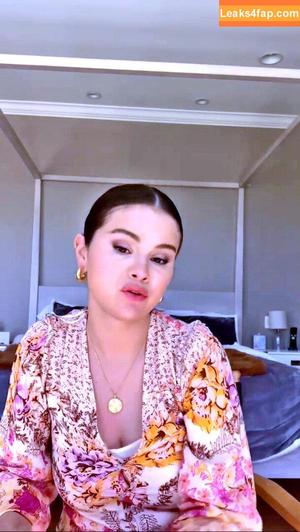 Selena Gomez photo #2378
