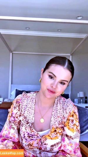 Selena Gomez photo #2379