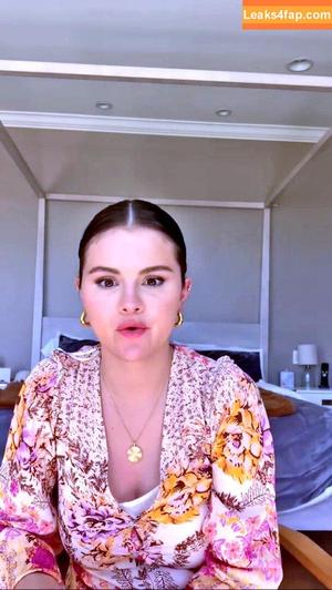 Selena Gomez photo #2382