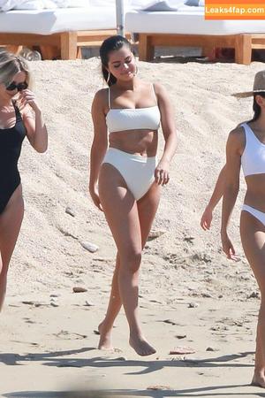 Selena Gomez photo #2454