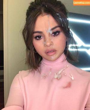 Selena Gomez photo #2483