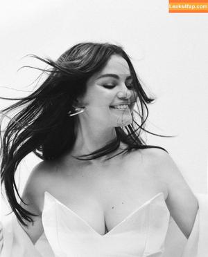 Selena Gomez photo #2598