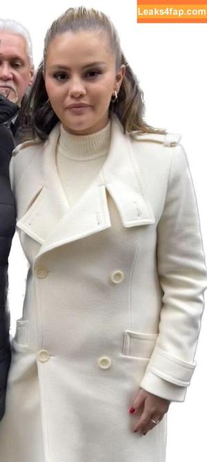 Selena Gomez photo #2601