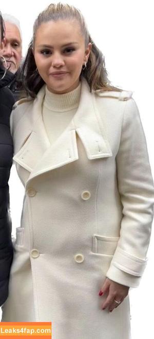 Selena Gomez photo #2602