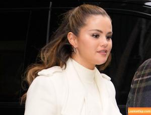 Selena Gomez photo #2694