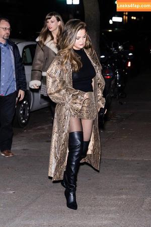 Selena Gomez photo #2710