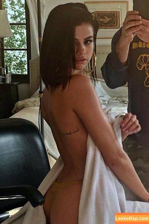 Selena Gomez photo #2730