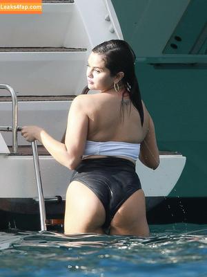 Selena Gomez photo #2830