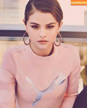 Selena Gomez photo #2909