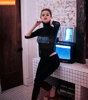 Selena Gomez photo #2913