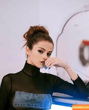 Selena Gomez photo #2914